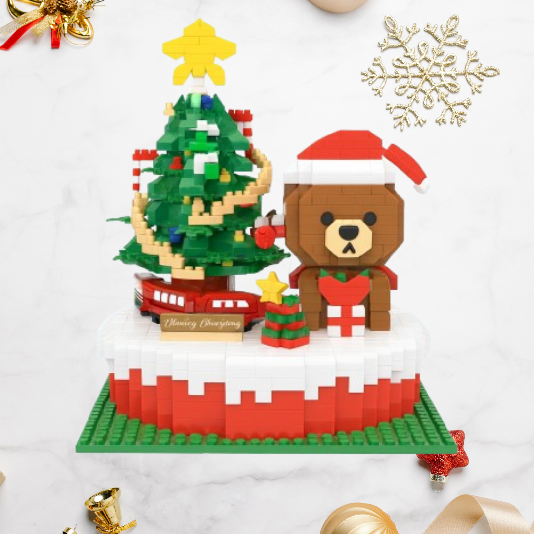 Christmas tree and bear on construction plate | Building blocks