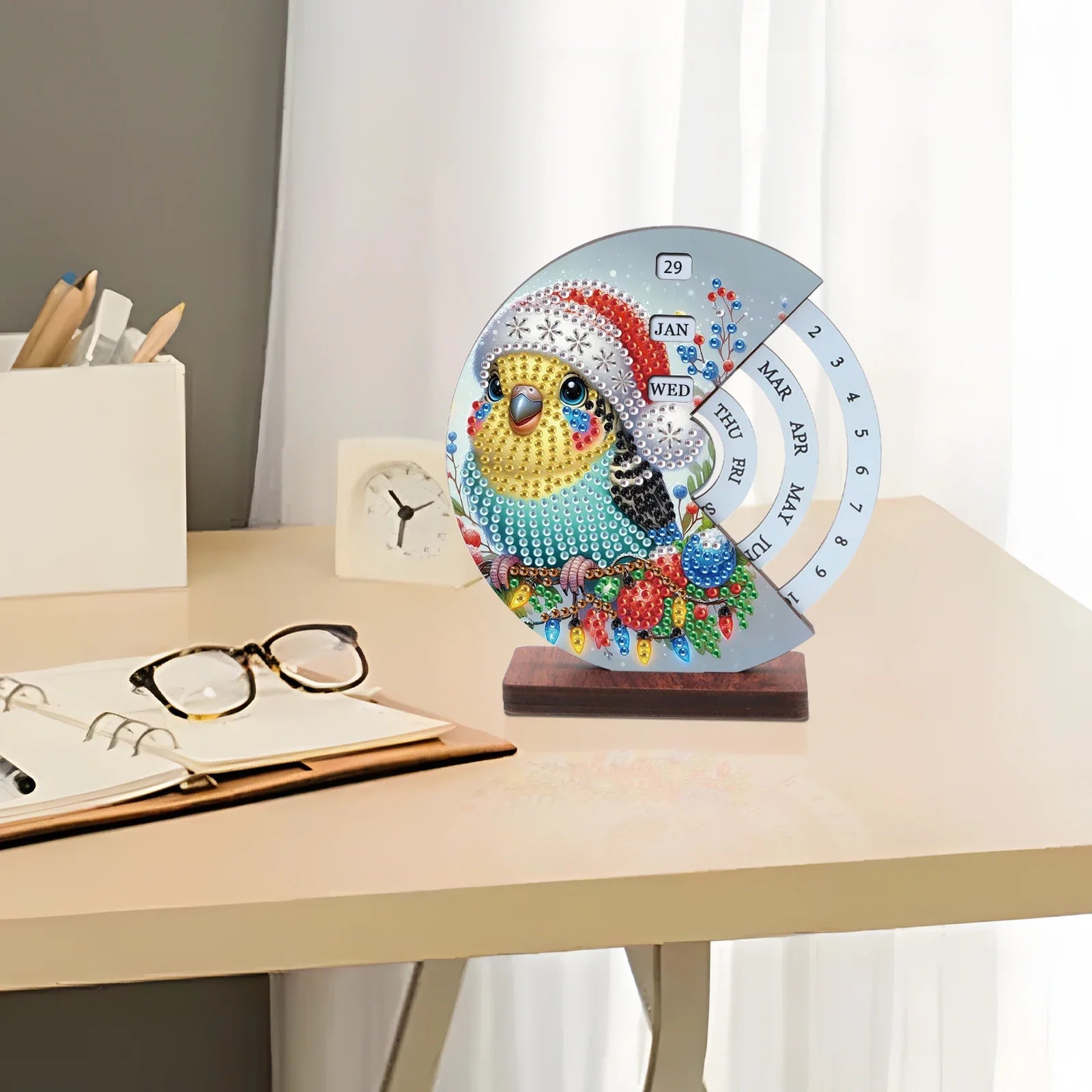 Bird with Christmas hat | Calendar | Diamond painting