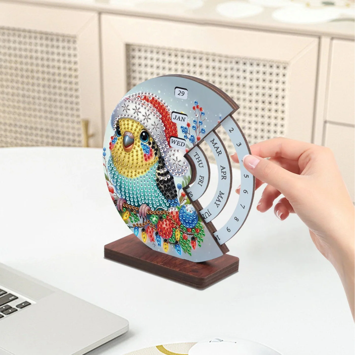 Bird with Christmas hat | Calendar | Diamond painting