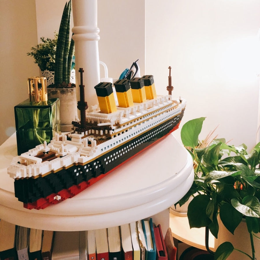 Titanic Deluxe ™ | Building Blocks