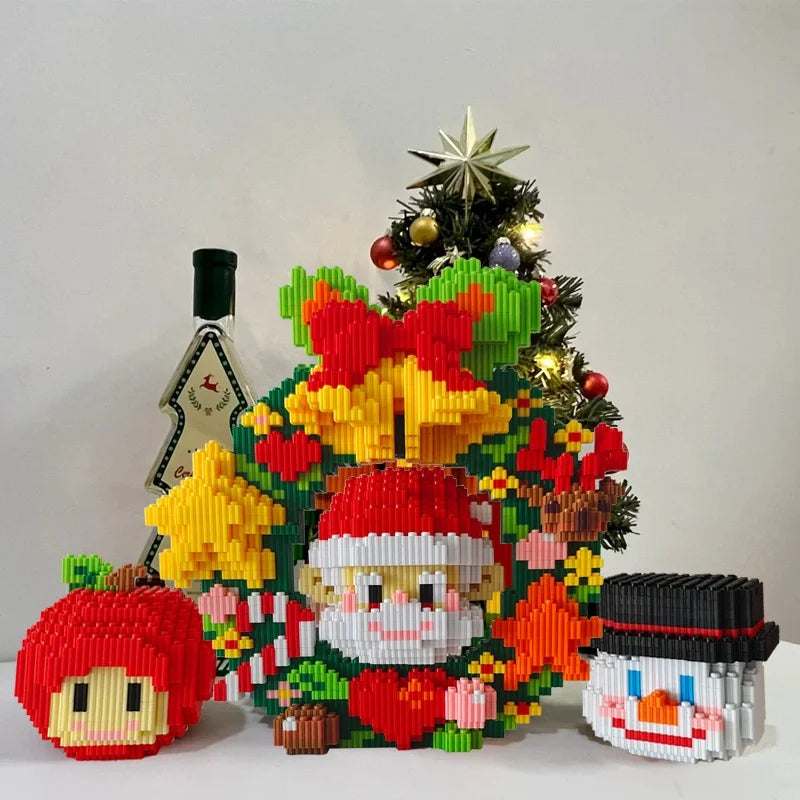Christmas Wreath Figures | Building Blocks