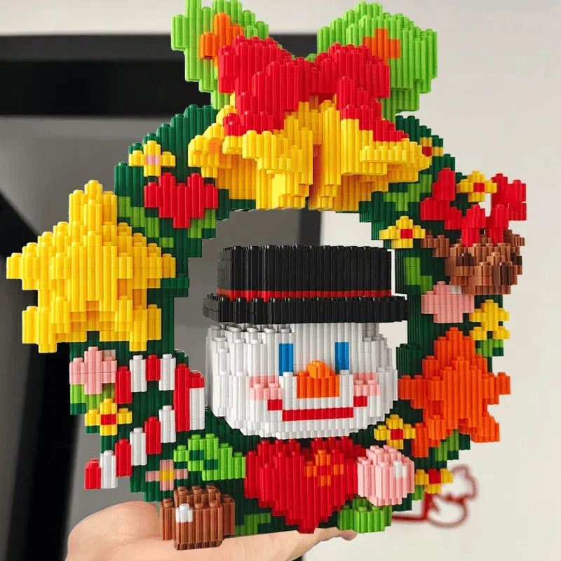 Christmas Wreath Figures | Building Blocks