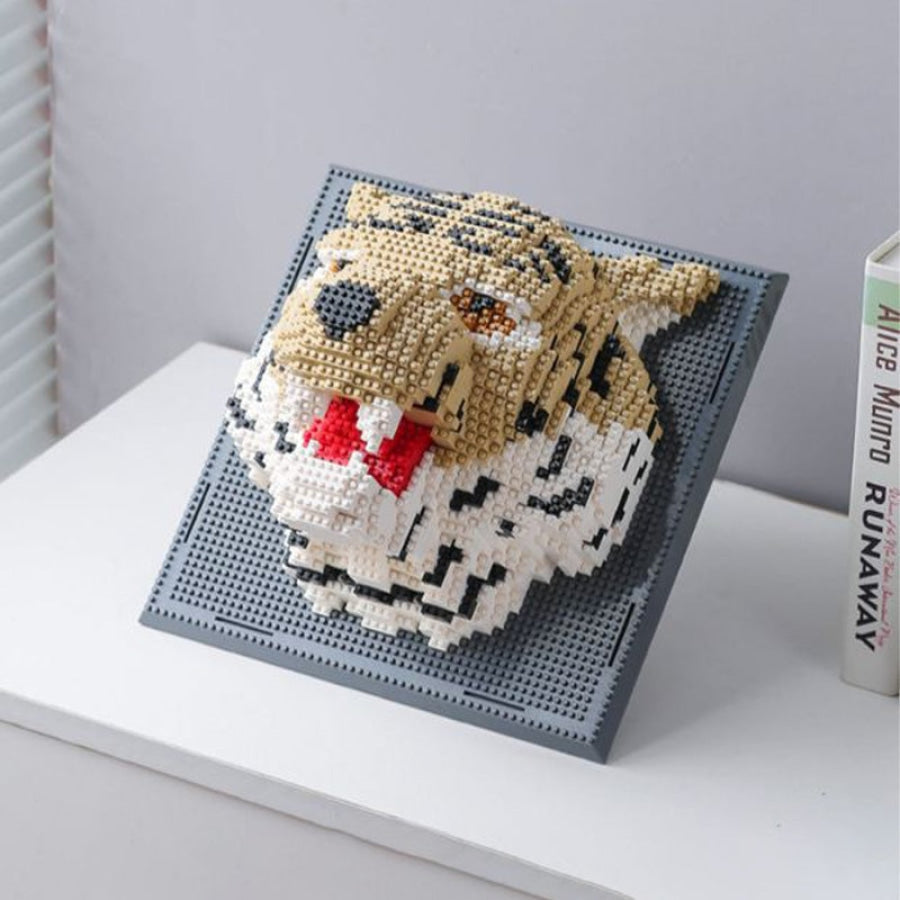 Tiger on construction plate | Building blocks