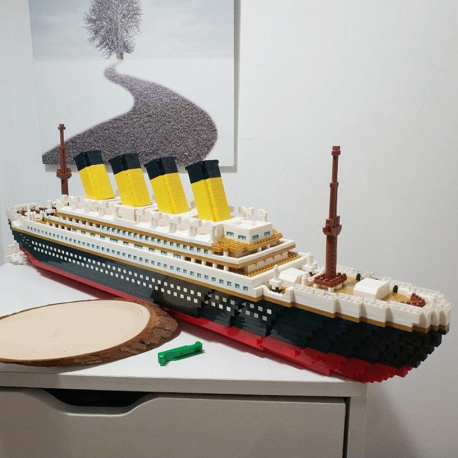 Titanic Deluxe ™ | Building Blocks